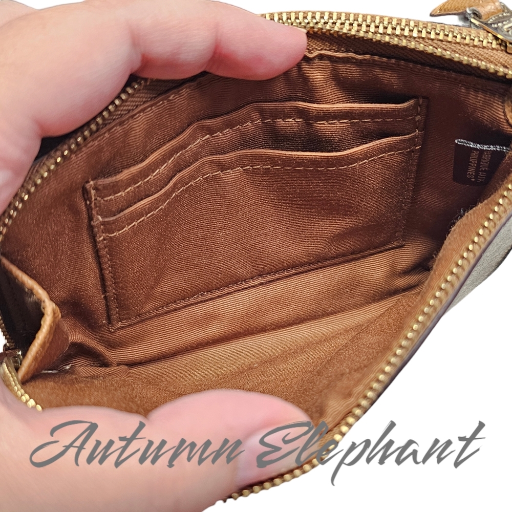 EUC Double Zip Coach Wristlet - Picture 4 of 13